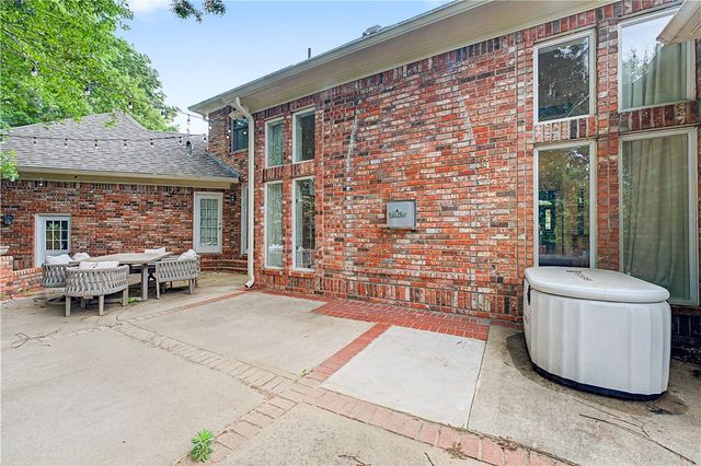 1801 El Contento Circle, Bentonville, AR 72712