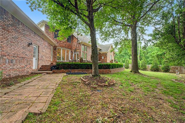 1801 El Contento Circle, Bentonville, AR 72712