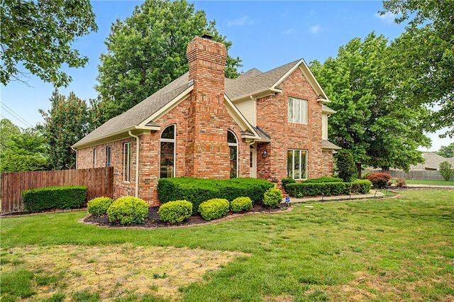 1801 El Contento Circle, Bentonville, AR 72712