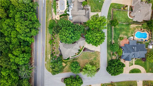 1801 El Contento Circle, Bentonville, AR 72712