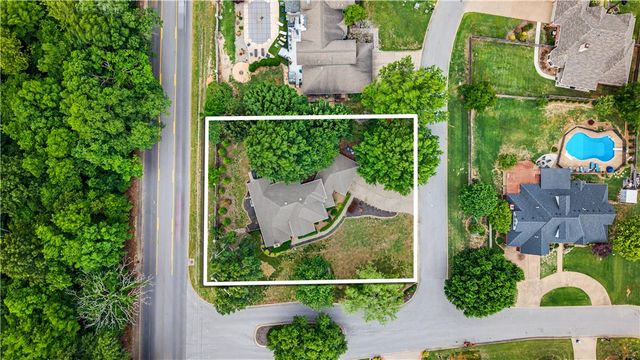 1801 El Contento Circle, Bentonville, AR 72712