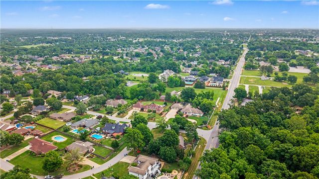 1801 El Contento Circle, Bentonville, AR 72712