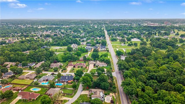 1801 El Contento Circle, Bentonville, AR 72712