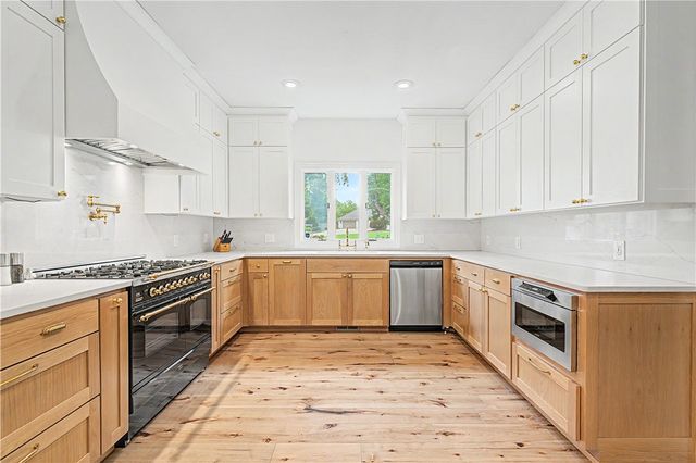 1801 El Contento Circle, Bentonville, AR 72712