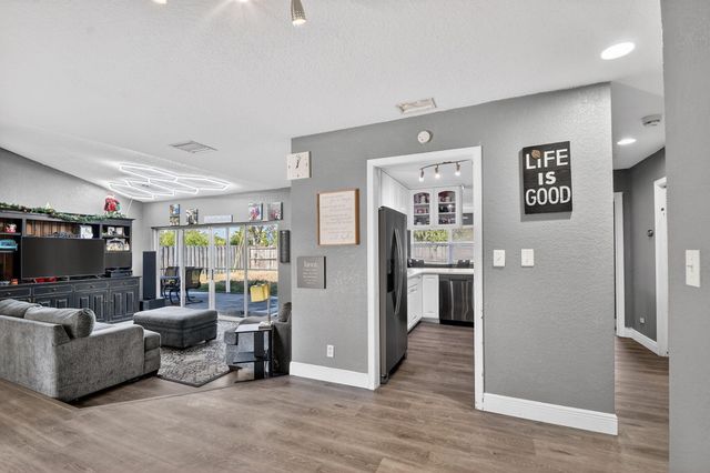 1321 Wyndcliff Drive, Wellington, FL 33414