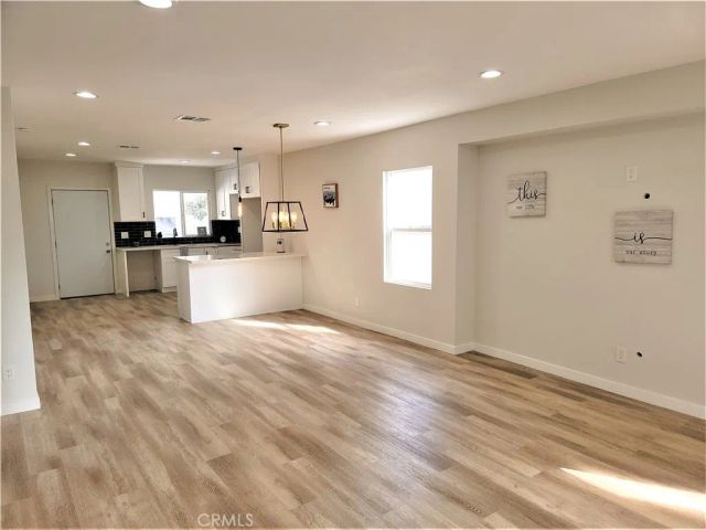 7040 3rd, Los Angeles, CA 90043