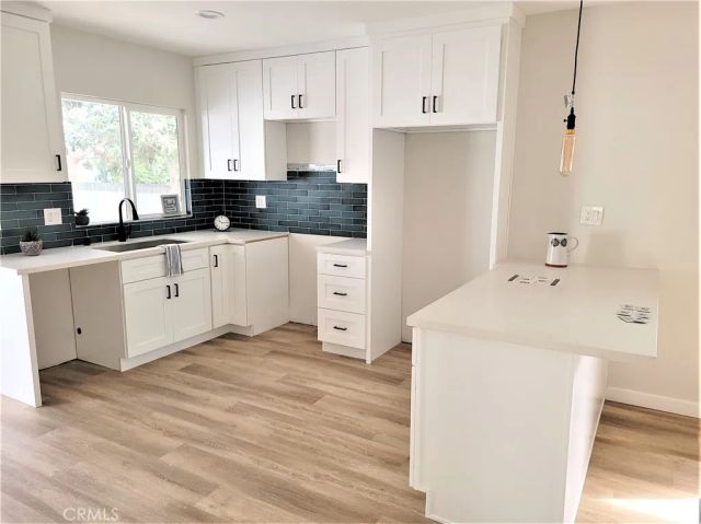 7040 3rd, Los Angeles, CA 90043