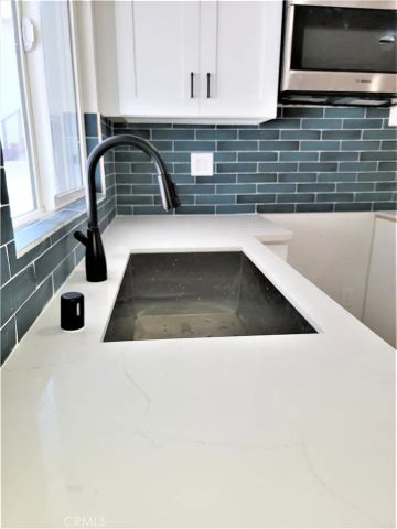 7040 3rd, Los Angeles, CA 90043