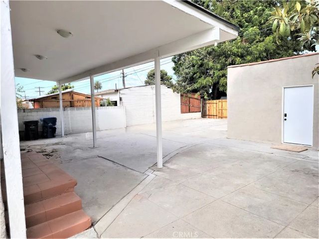 7040 3rd, Los Angeles, CA 90043