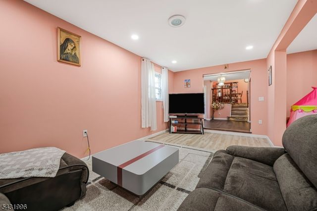 292 Summerhill Rd, East Brunswick Twp., NJ 08816