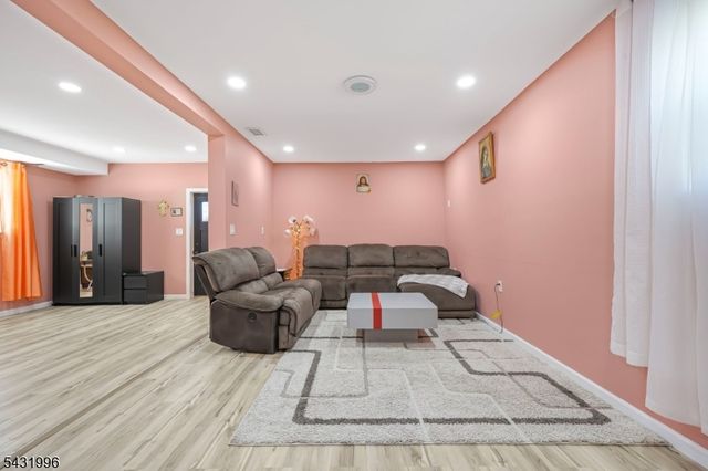 292 Summerhill Rd, East Brunswick Twp., NJ 08816