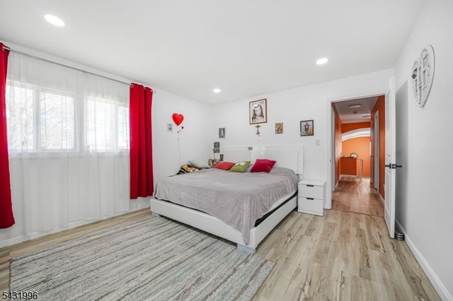 292 Summerhill Rd, East Brunswick Twp., NJ 08816