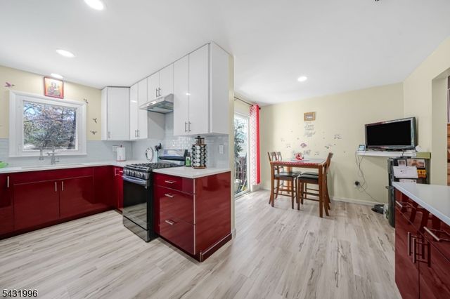 292 Summerhill Rd, East Brunswick Twp., NJ 08816