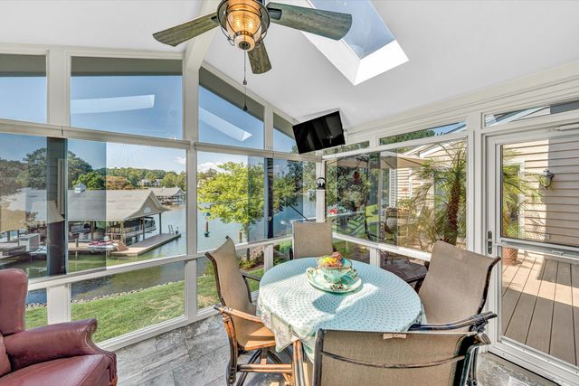 253 Island Green DR, Penhook, VA 24137