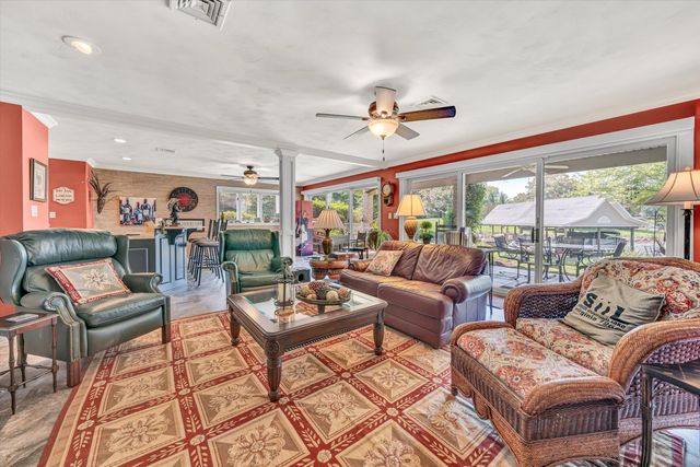253 Island Green DR, Penhook, VA 24137