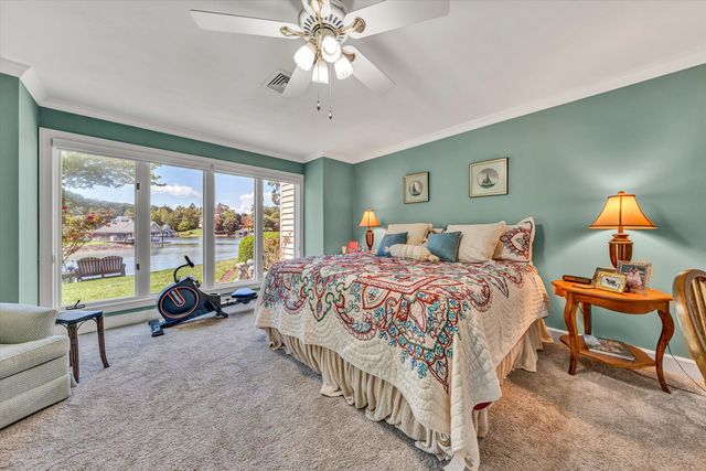 253 Island Green DR, Penhook, VA 24137