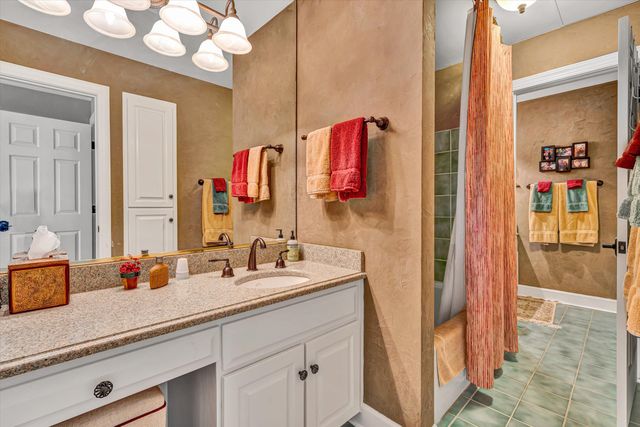 253 Island Green DR, Penhook, VA 24137