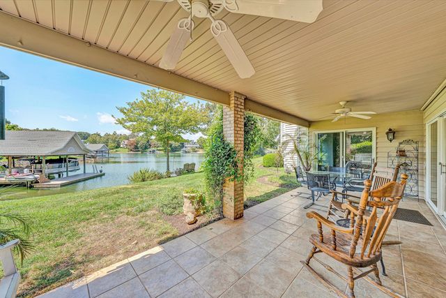 253 Island Green DR, Penhook, VA 24137