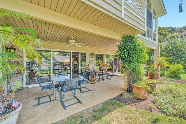 253 Island Green DR, Penhook, VA 24137