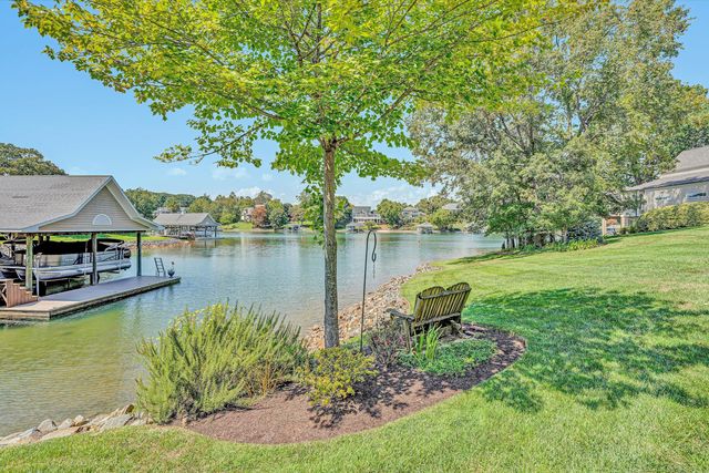 253 Island Green DR, Penhook, VA 24137