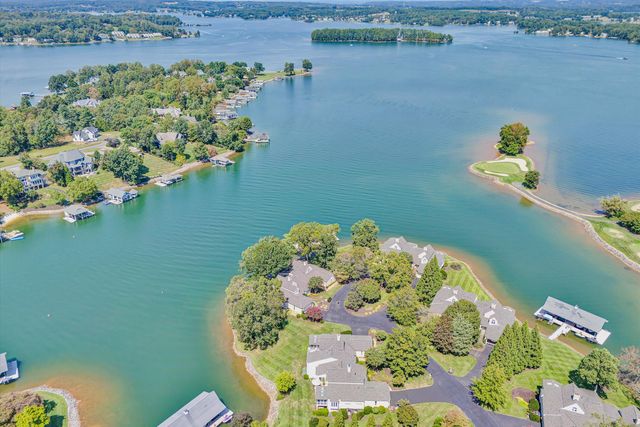 253 Island Green DR, Penhook, VA 24137