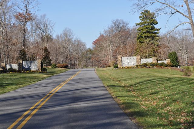 253 Island Green DR, Penhook, VA 24137