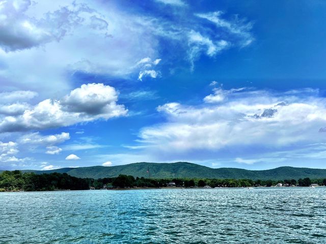 253 Island Green DR, Penhook, VA 24137