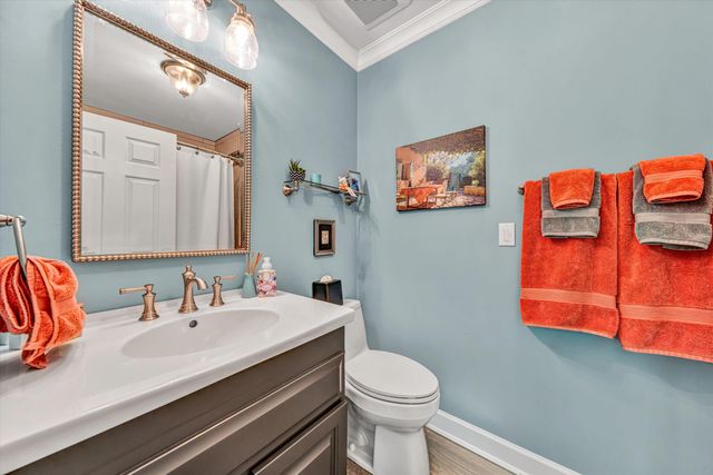 253 Island Green DR, Penhook, VA 24137