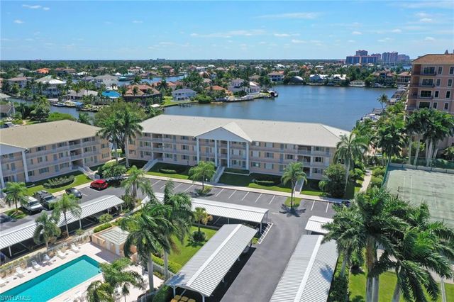 10682 Gulf Shore Dr Apt 204, Naples, FL 34108