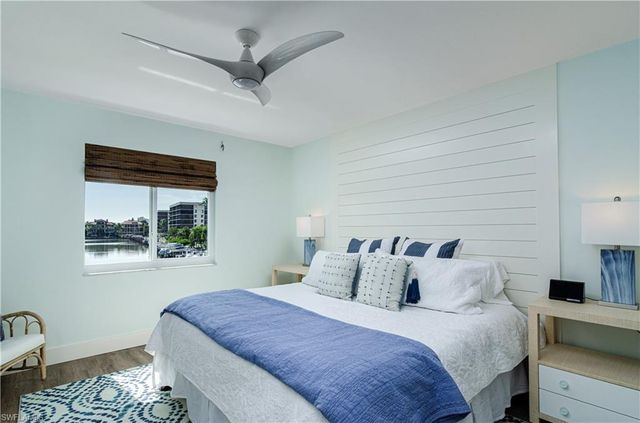 10682 Gulf Shore Dr Apt 204, Naples, FL 34108