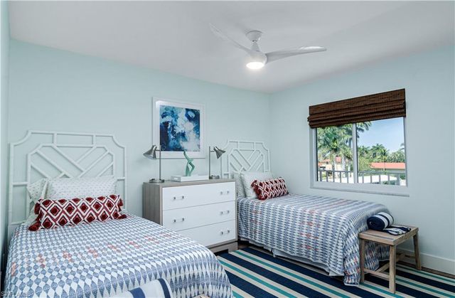 10682 Gulf Shore Dr Apt 204, Naples, FL 34108