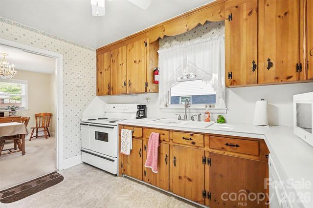 2240 Ashley Road, Charlotte, NC 28208