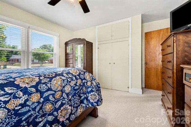 2240 Ashley Road, Charlotte, NC 28208