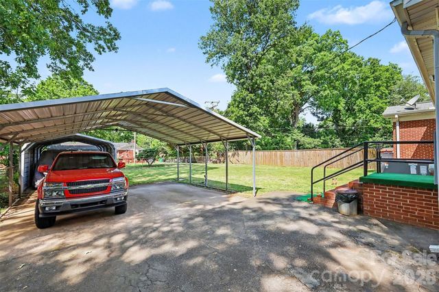 2240 Ashley Road, Charlotte, NC 28208