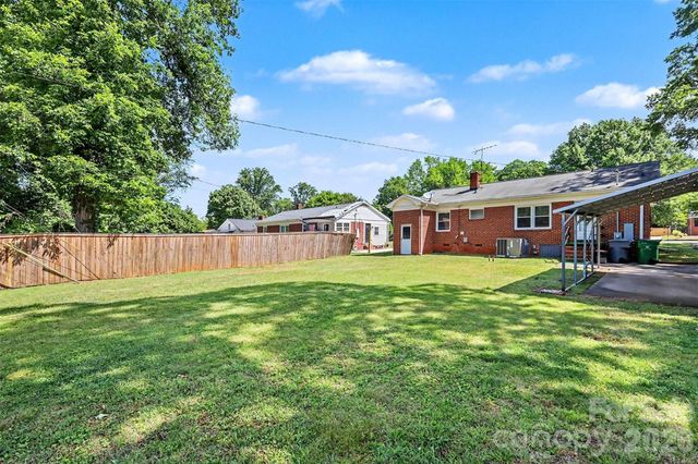2240 Ashley Road, Charlotte, NC 28208