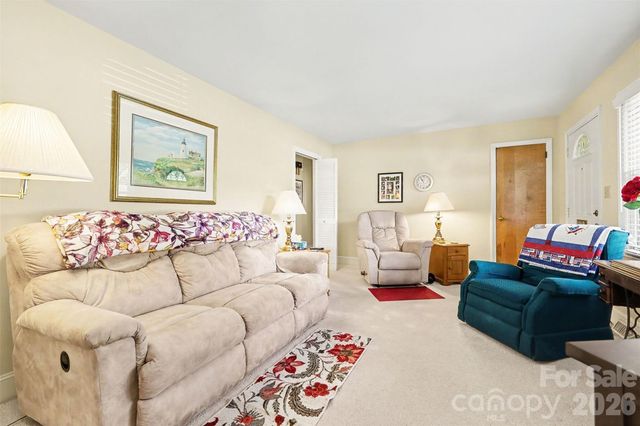 2240 Ashley Road, Charlotte, NC 28208