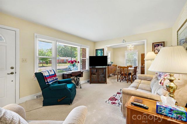 2240 Ashley Road, Charlotte, NC 28208