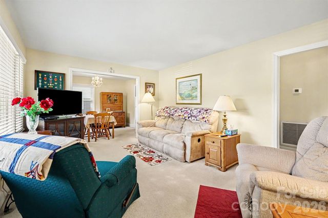 2240 Ashley Road, Charlotte, NC 28208