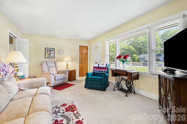 2240 Ashley Road, Charlotte, NC 28208