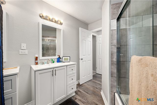 425 Dreamland Drive, Canyon Lake, TX 78133