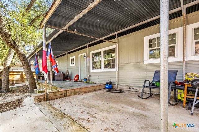 425 Dreamland Drive, Canyon Lake, TX 78133