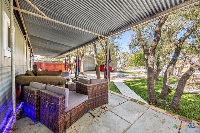 425 Dreamland Drive, Canyon Lake, TX 78133