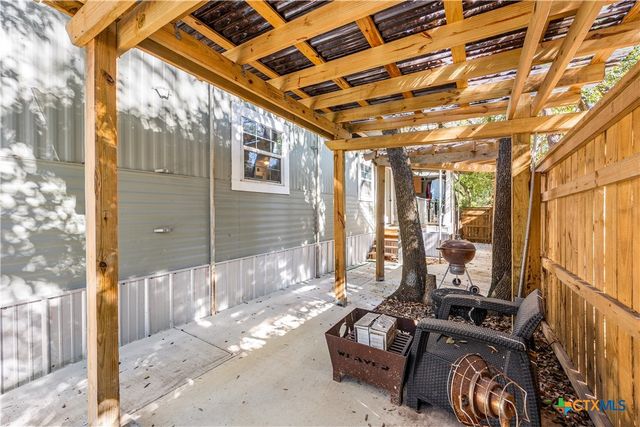 425 Dreamland Drive, Canyon Lake, TX 78133