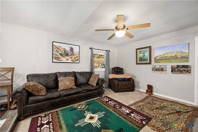 425 Dreamland Drive, Canyon Lake, TX 78133