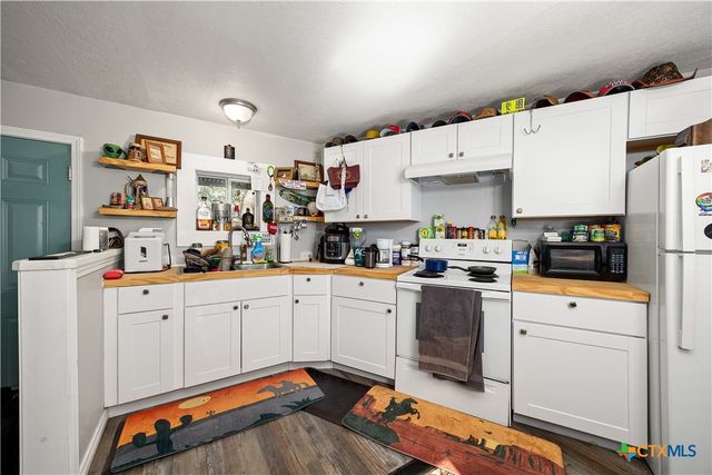 425 Dreamland Drive, Canyon Lake, TX 78133