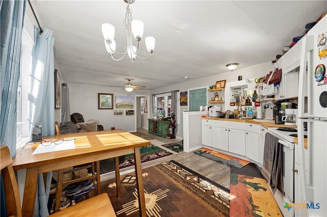 425 Dreamland Drive, Canyon Lake, TX 78133