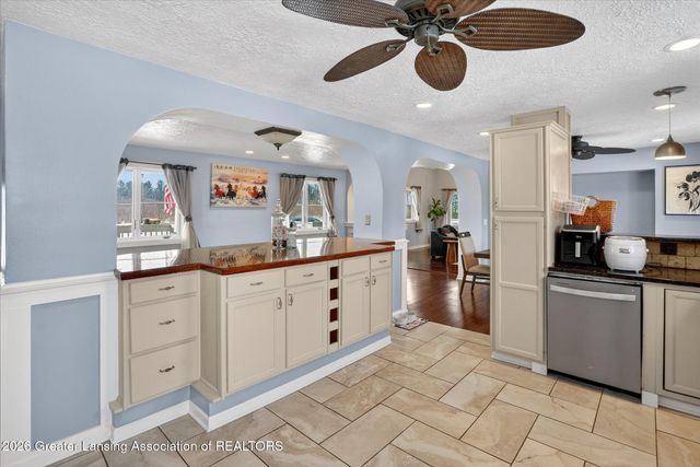 1140 N Smith Road, Eaton Rapids, MI 48827