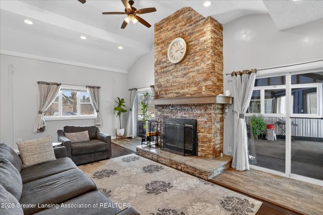 1140 N Smith Road, Eaton Rapids, MI 48827