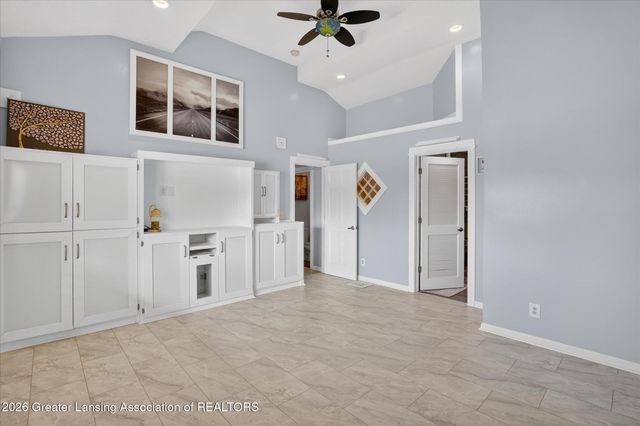 1140 N Smith Road, Eaton Rapids, MI 48827