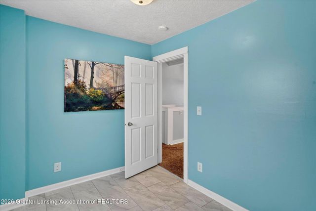 1140 N Smith Road, Eaton Rapids, MI 48827